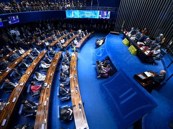 Comissão de Assuntos e Senadores